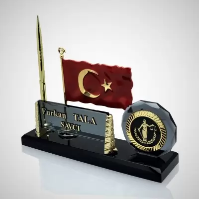 Türk Bayraklı Hukuk Masa İsimliği