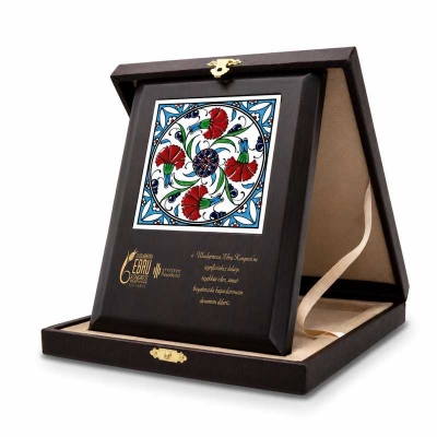 Çiçekli Çinili Plaket Örnekleri