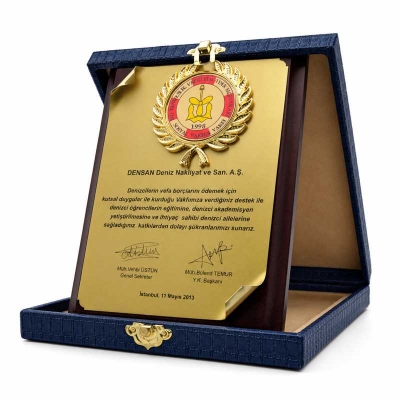 Kişiye Özel Çelenkli Deri Kutulu Plaket
